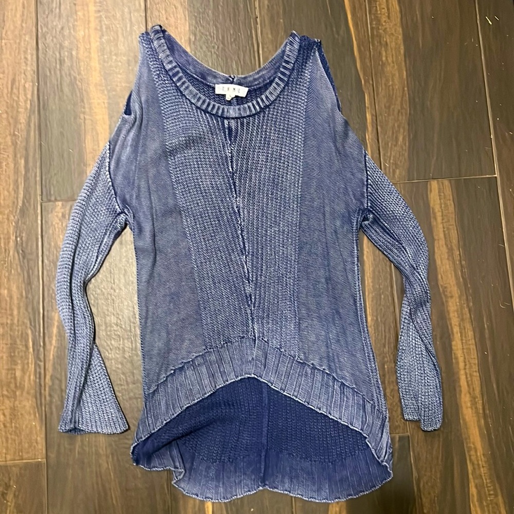 THML. Open shoulder sweater. Size S